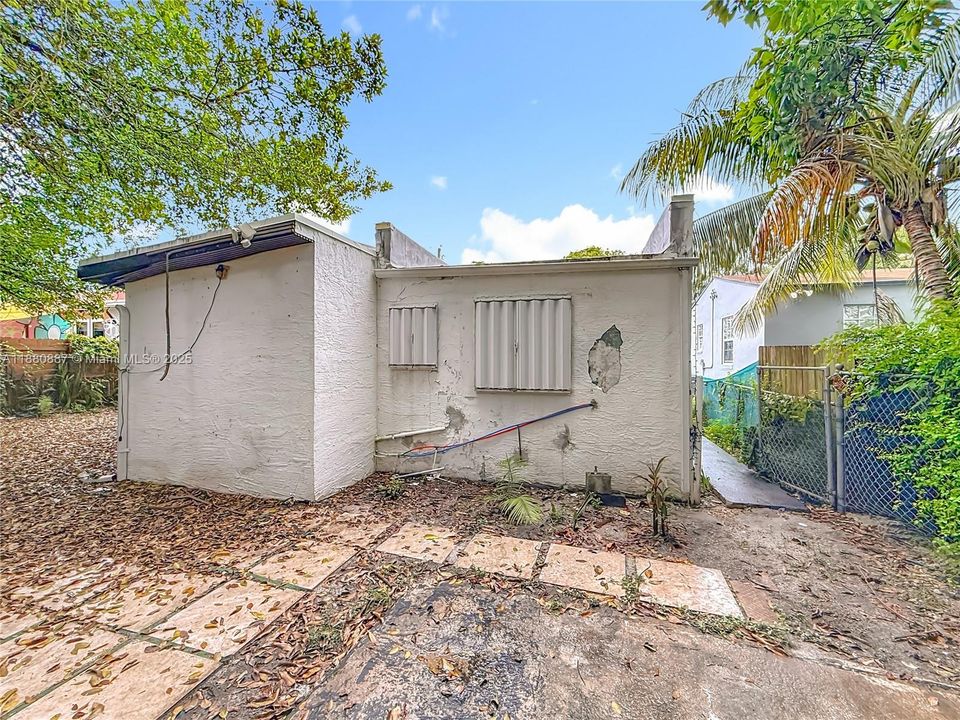 Vendido Recientemente: $649,900 (2 camas, 1 baños, 1715 Pies cuadrados)