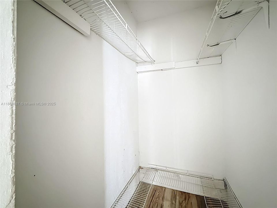 Vendido Recientemente: $649,900 (2 camas, 1 baños, 1715 Pies cuadrados)