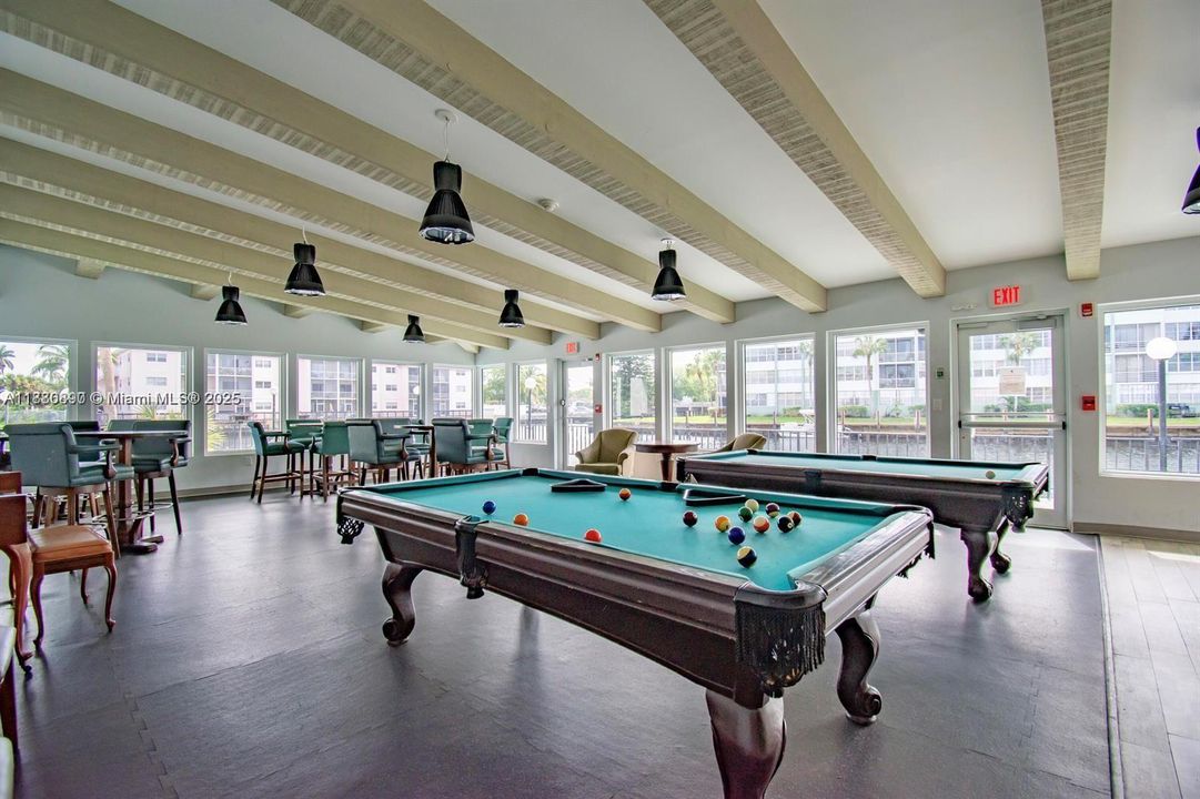 На продажу: $174,999 (1 спален, 1 ванн, 780 Квадратных фут)