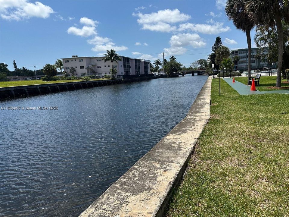 На продажу: $174,999 (1 спален, 1 ванн, 780 Квадратных фут)