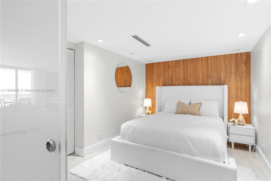 For Sale: $2,800,000 (3 beds, 3 baths, 1560 Square Feet)