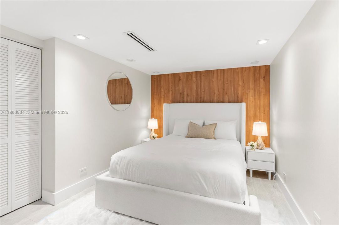 For Sale: $2,800,000 (3 beds, 3 baths, 1560 Square Feet)