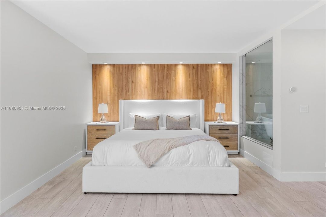 For Sale: $2,800,000 (3 beds, 3 baths, 1560 Square Feet)