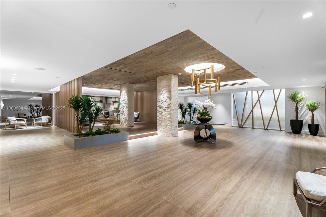 For Sale: $2,800,000 (3 beds, 3 baths, 1560 Square Feet)