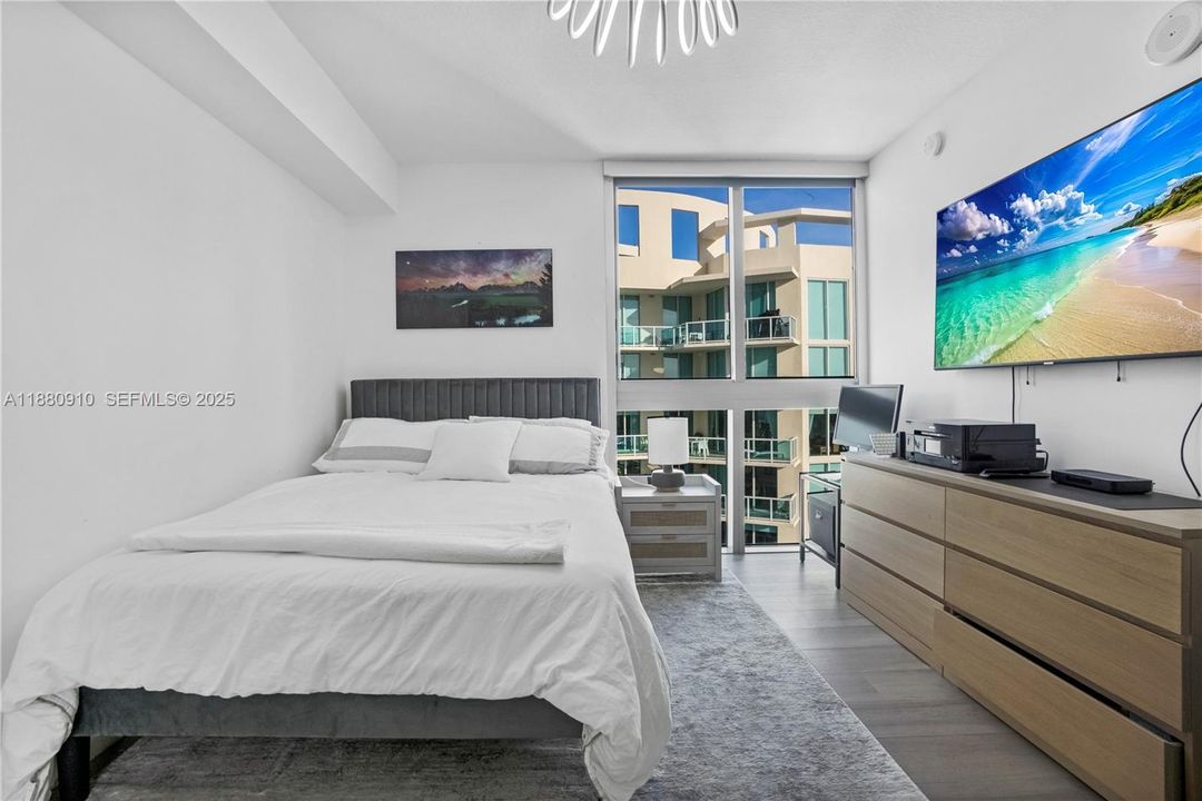 For Sale: $1,880,000 (3 beds, 3 baths, 1892 Square Feet)