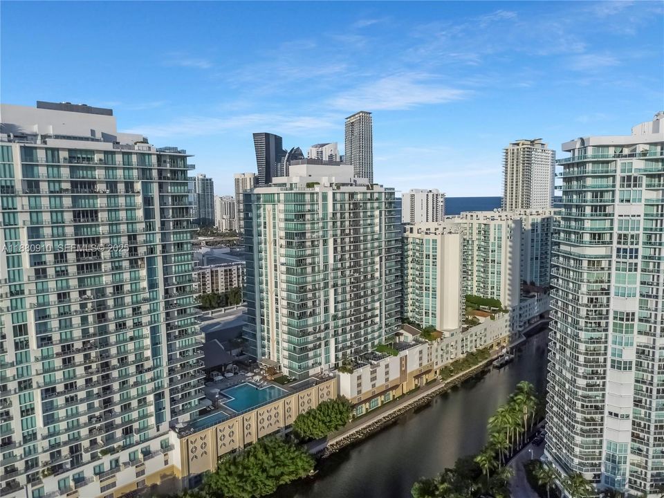 For Sale: $1,880,000 (3 beds, 3 baths, 1892 Square Feet)