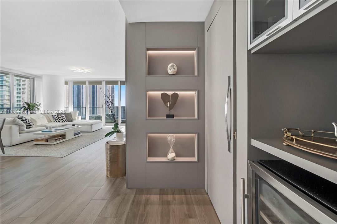 For Sale: $1,880,000 (3 beds, 3 baths, 1892 Square Feet)