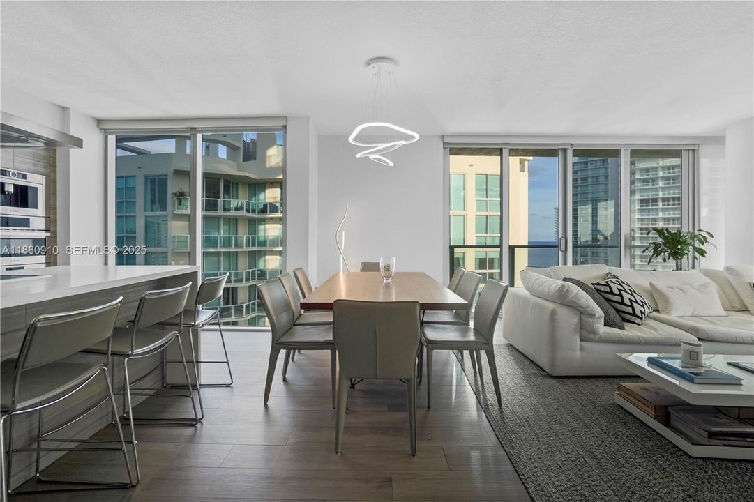 For Sale: $1,880,000 (3 beds, 3 baths, 1892 Square Feet)