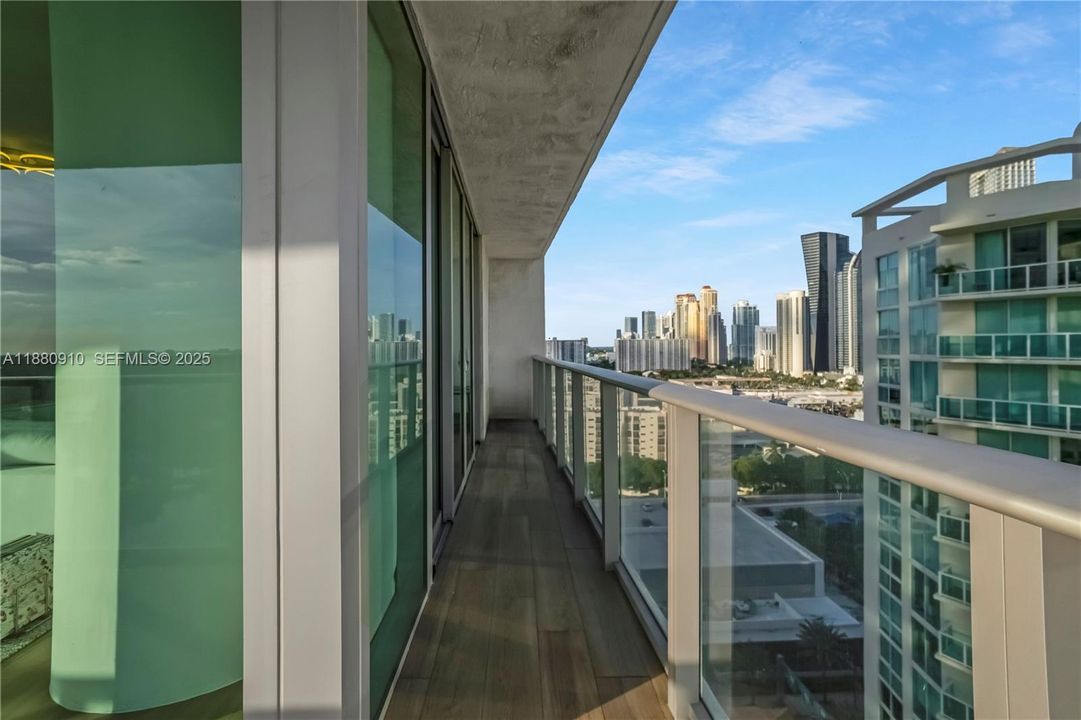 For Sale: $1,880,000 (3 beds, 3 baths, 1892 Square Feet)