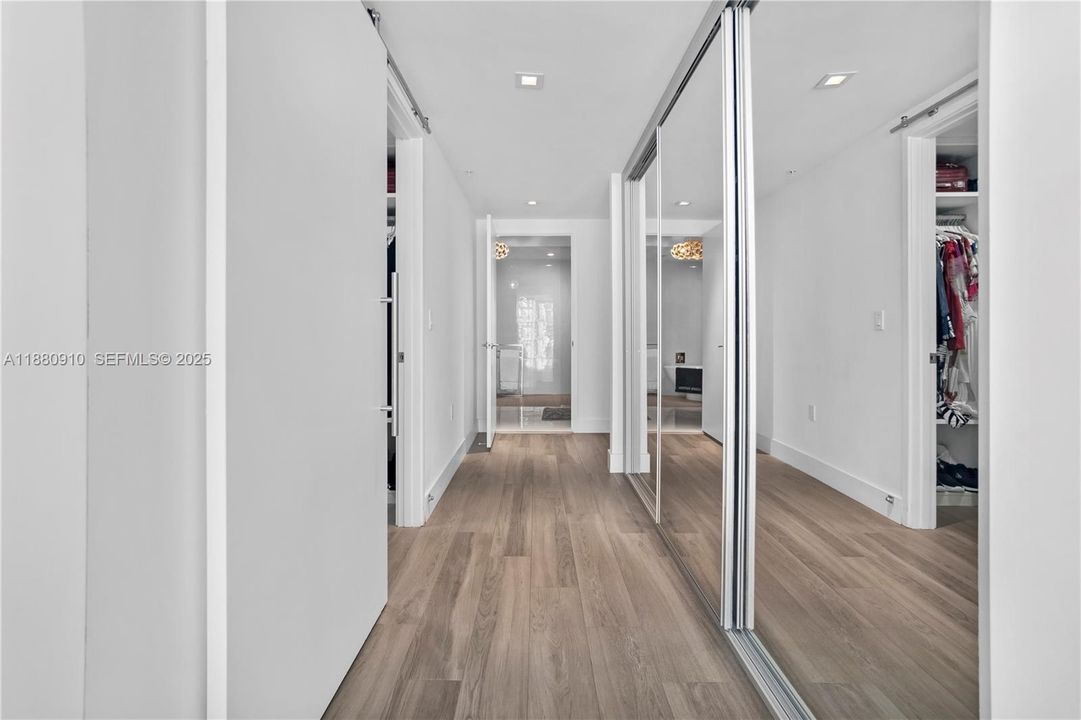 For Sale: $1,880,000 (3 beds, 3 baths, 1892 Square Feet)