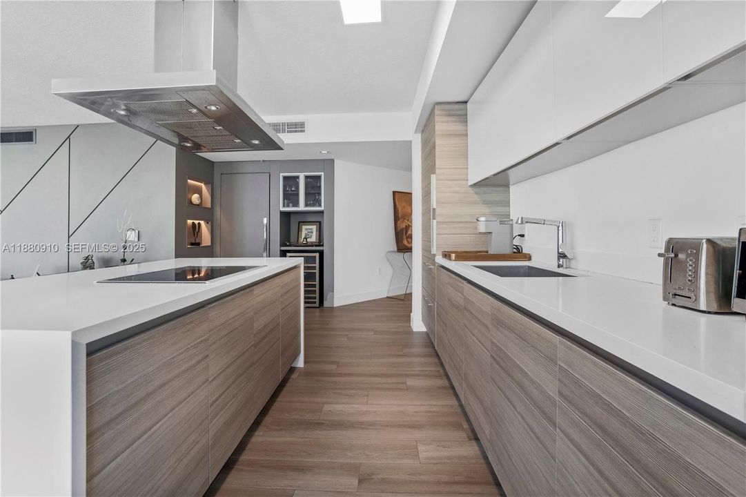 For Sale: $1,880,000 (3 beds, 3 baths, 1892 Square Feet)