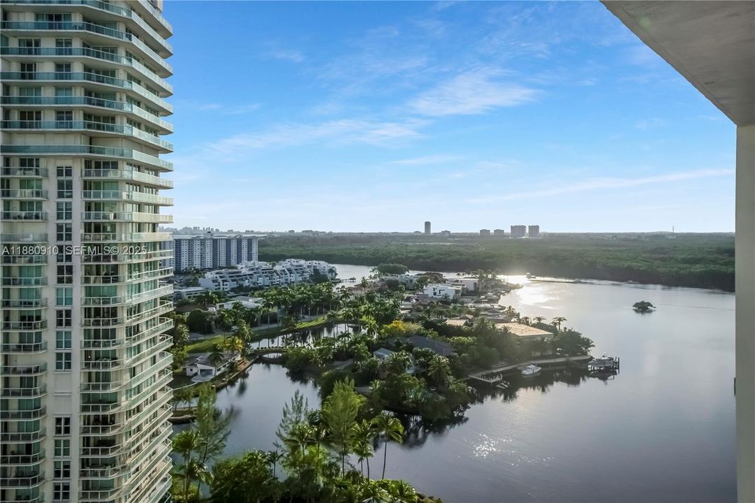 For Sale: $1,880,000 (3 beds, 3 baths, 1892 Square Feet)