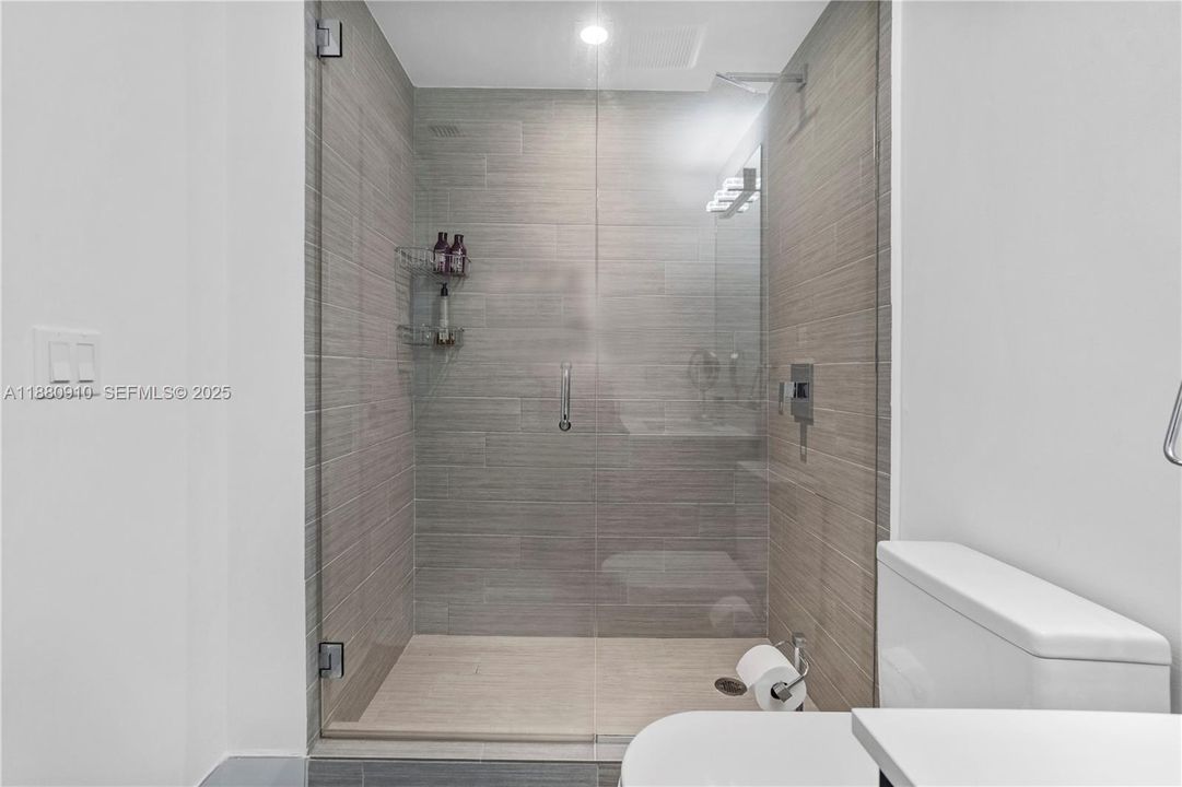 For Sale: $1,880,000 (3 beds, 3 baths, 1892 Square Feet)