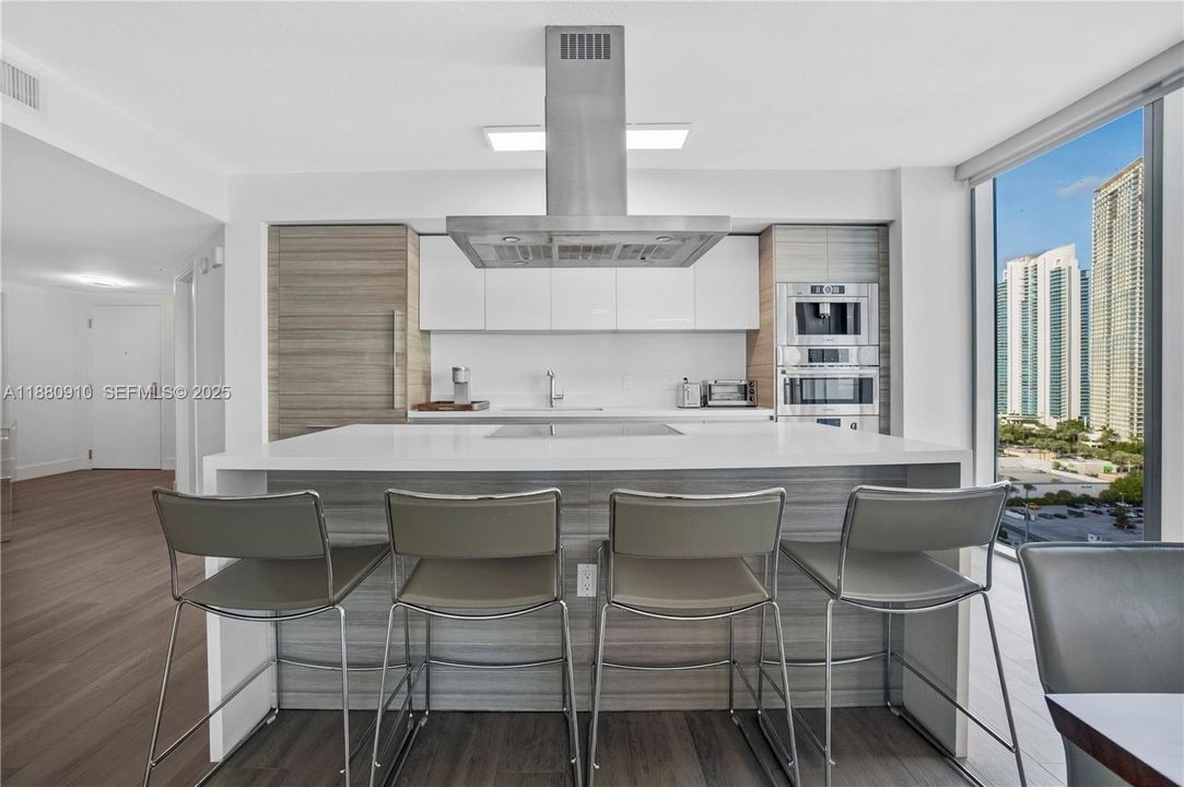 For Sale: $1,880,000 (3 beds, 3 baths, 1892 Square Feet)