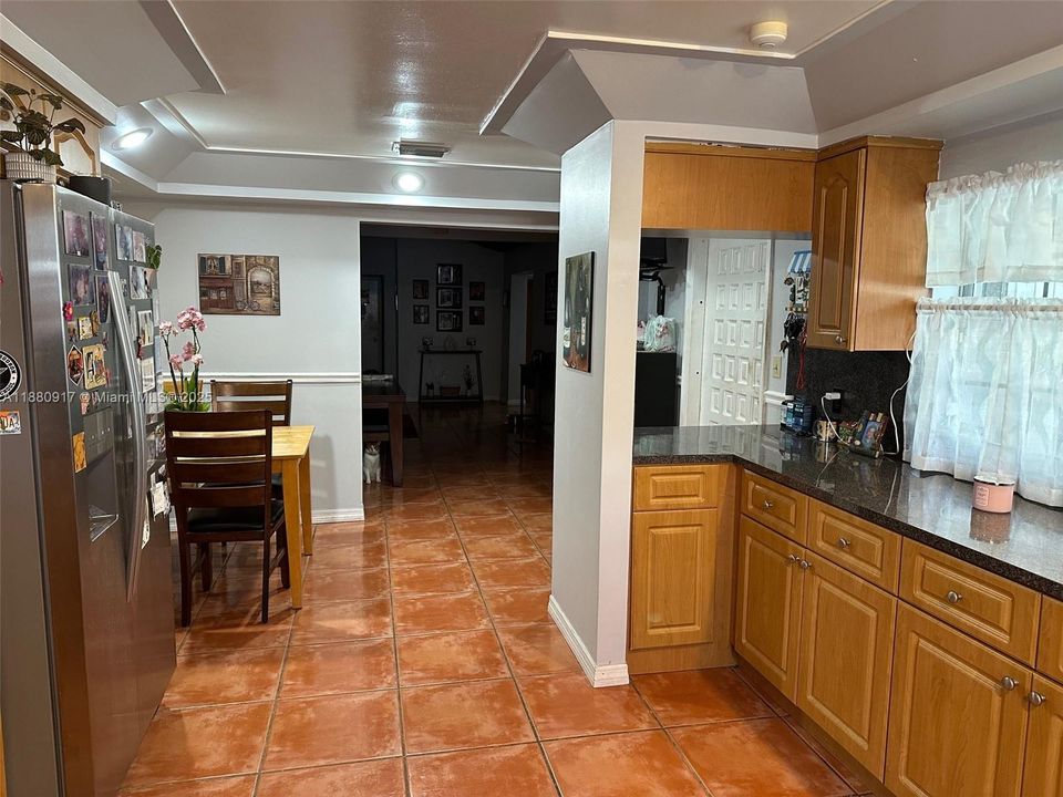 For Sale: $1,500,000 (6 beds, 3 baths, 2909 Square Feet)