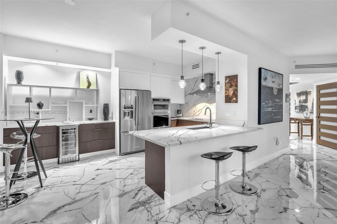 На продажу: $1,295,000 (2 спален, 2 ванн, 1522 Квадратных фут)