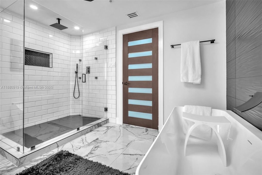 На продажу: $1,295,000 (2 спален, 2 ванн, 1522 Квадратных фут)