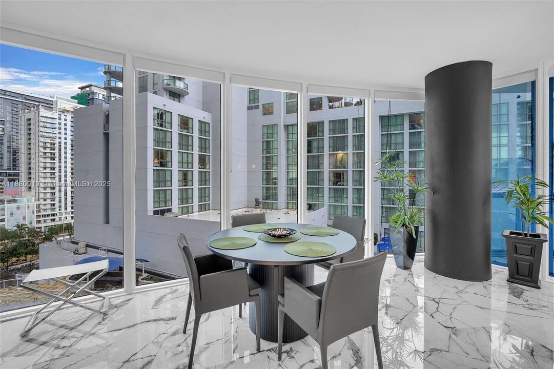 На продажу: $1,295,000 (2 спален, 2 ванн, 1522 Квадратных фут)