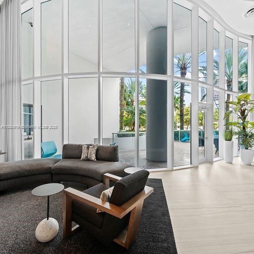 На продажу: $1,295,000 (2 спален, 2 ванн, 1522 Квадратных фут)