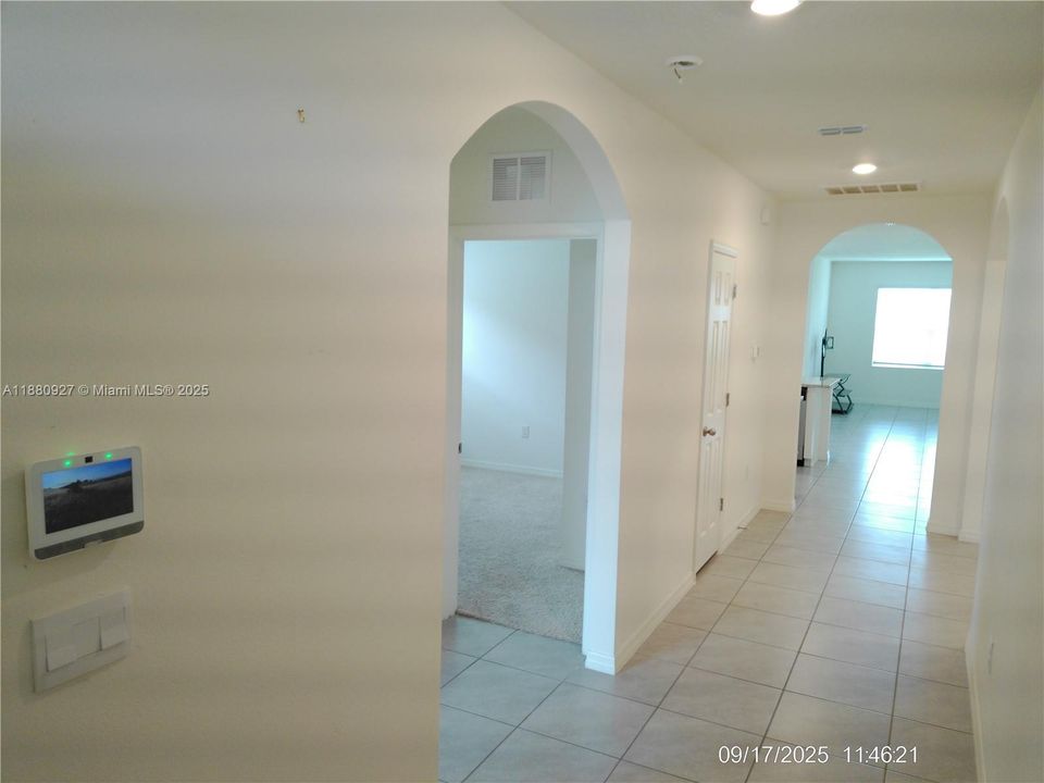 Recientemente alquilado: $2,100 (4 camas, 2 baños, 1828 Pies cuadrados)