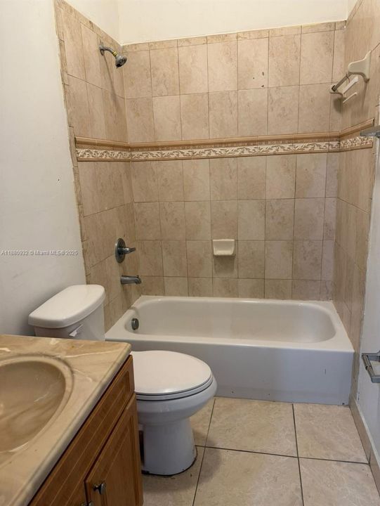 Recently Rented: $1,300 (1 beds, 1 baths, 1903 Square Feet)