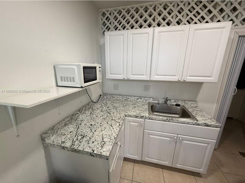 Recently Rented: $1,300 (1 beds, 1 baths, 1903 Square Feet)
