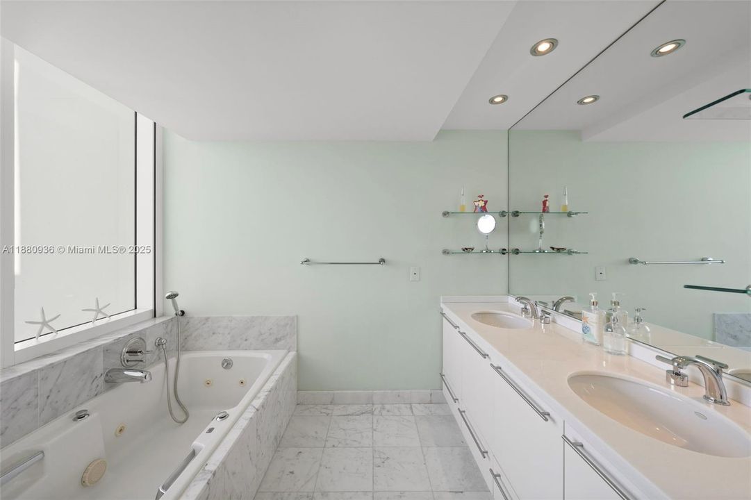 待售: $2,595,000 (3 贝兹, 3 浴室, 1802 平方英尺)