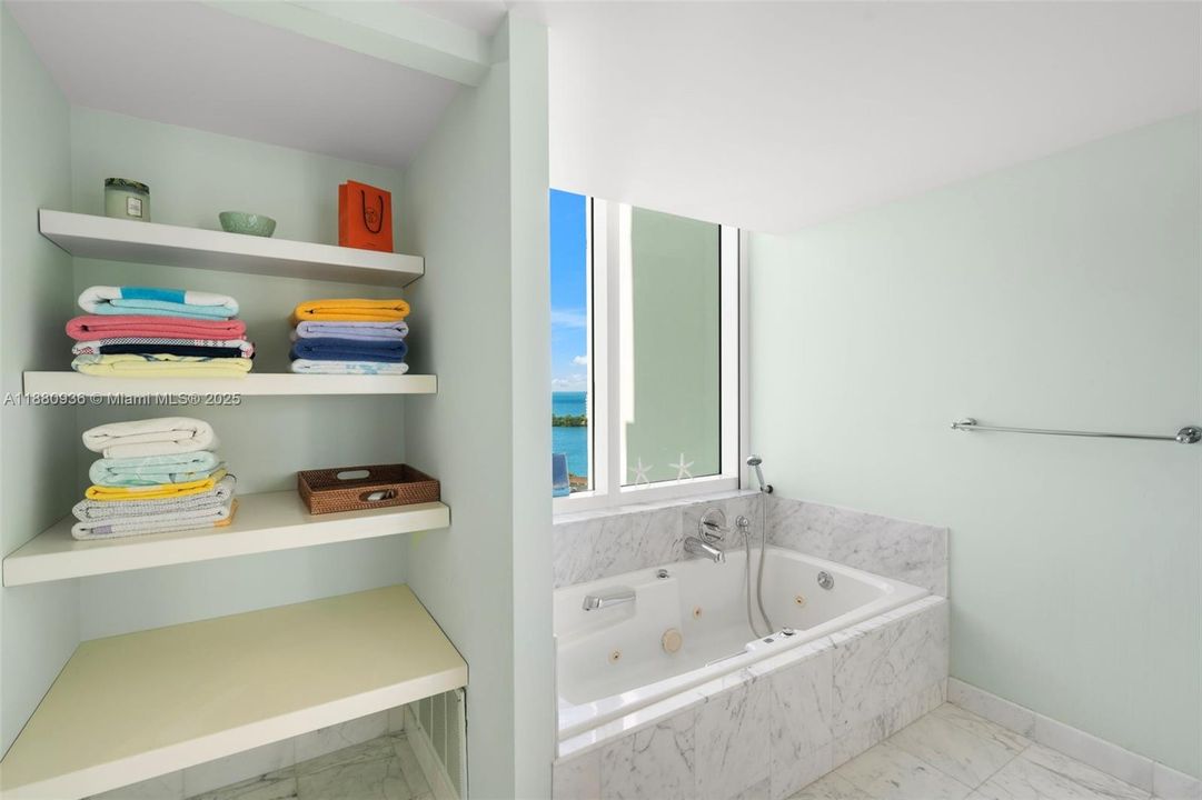 待售: $2,595,000 (3 贝兹, 3 浴室, 1802 平方英尺)