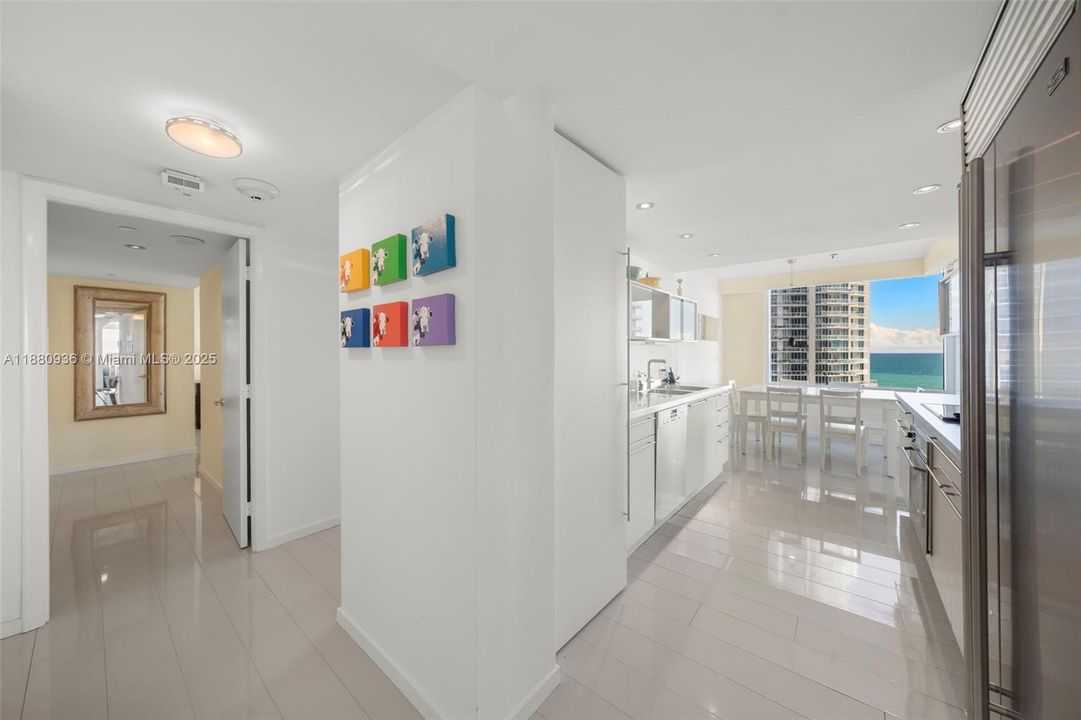 待售: $2,595,000 (3 贝兹, 3 浴室, 1802 平方英尺)