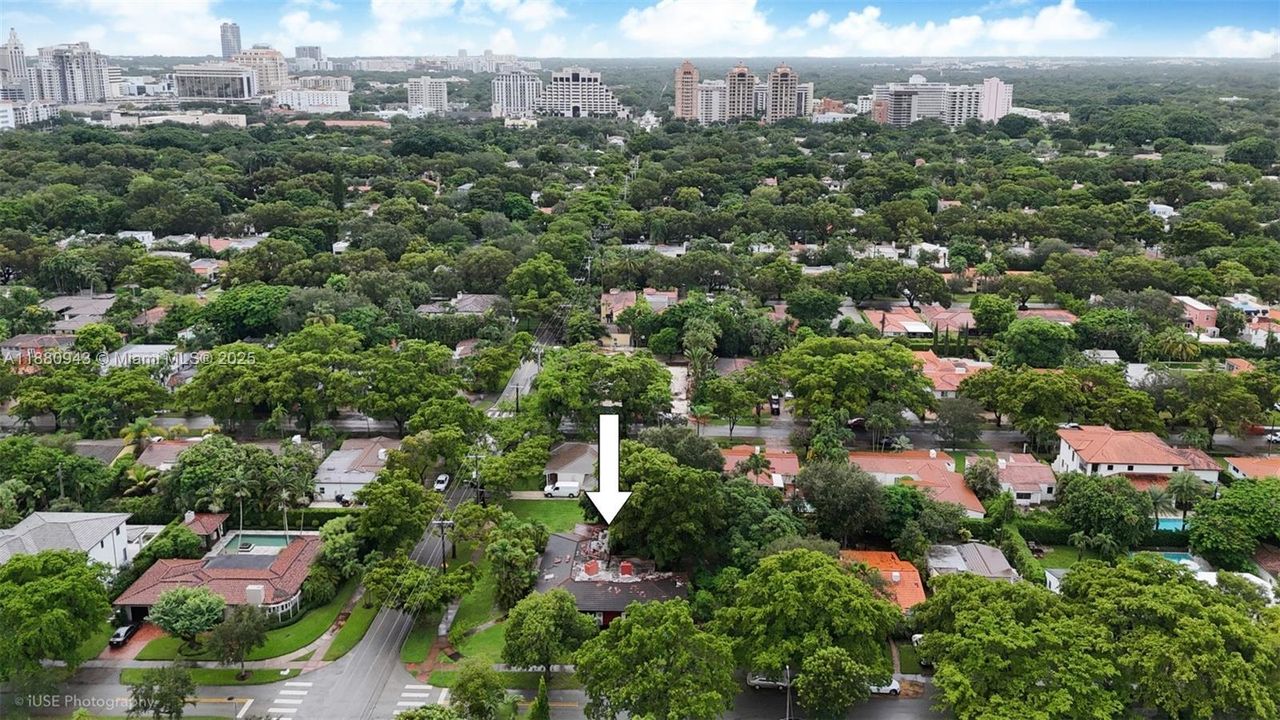 Под контрактом: $1,898,000 (0.34 acres)