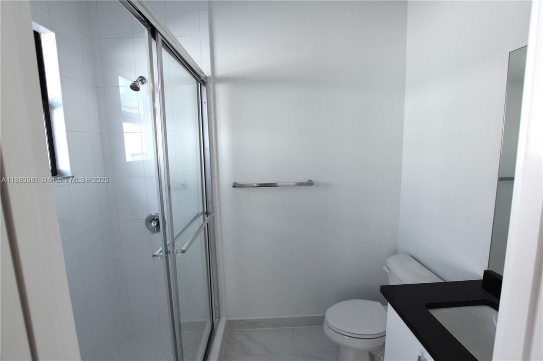 Recently Rented: $13,000 (5 beds, 7 baths, 4527 Square Feet)