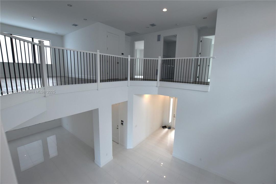 Recently Rented: $13,000 (5 beds, 7 baths, 4527 Square Feet)