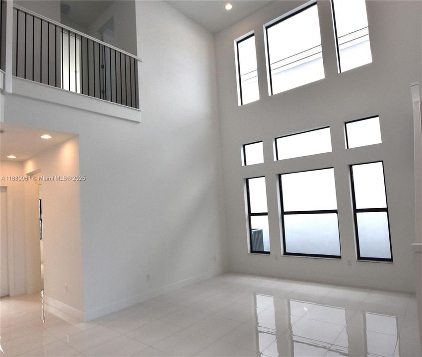 Recently Rented: $13,000 (5 beds, 7 baths, 4527 Square Feet)