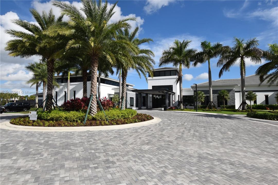 Recently Rented: $13,000 (5 beds, 7 baths, 4527 Square Feet)