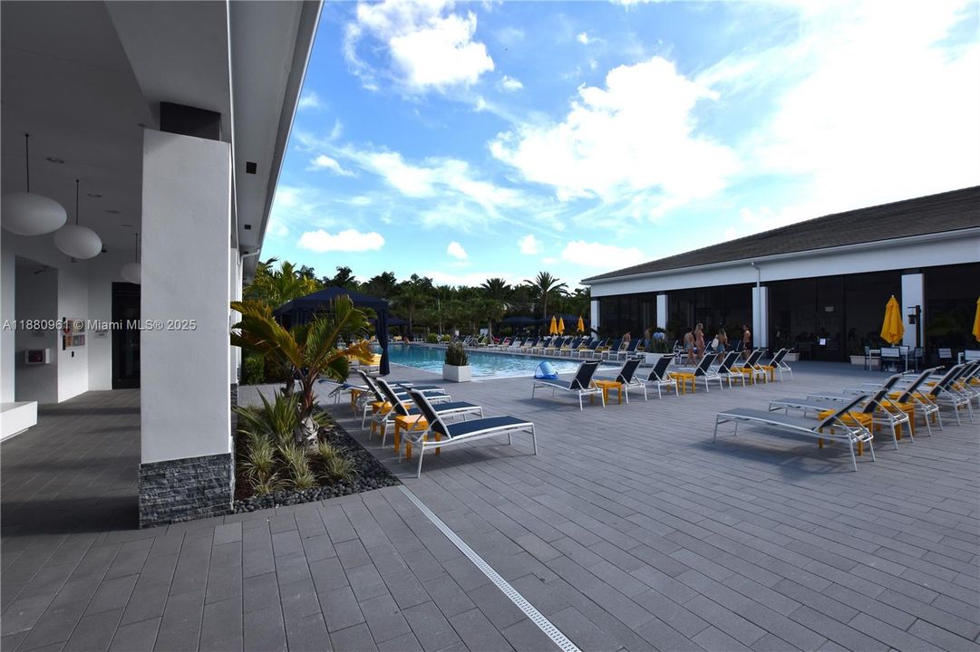 Recently Rented: $13,000 (5 beds, 7 baths, 4527 Square Feet)