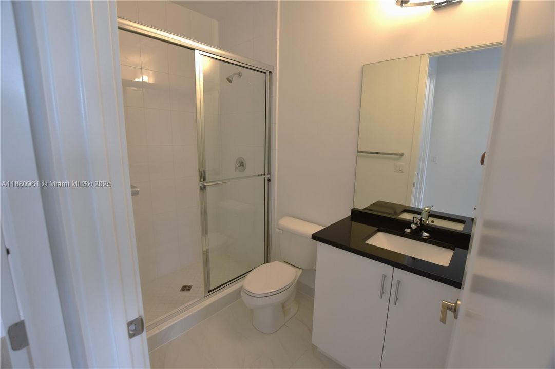 Recently Rented: $13,000 (5 beds, 7 baths, 4527 Square Feet)