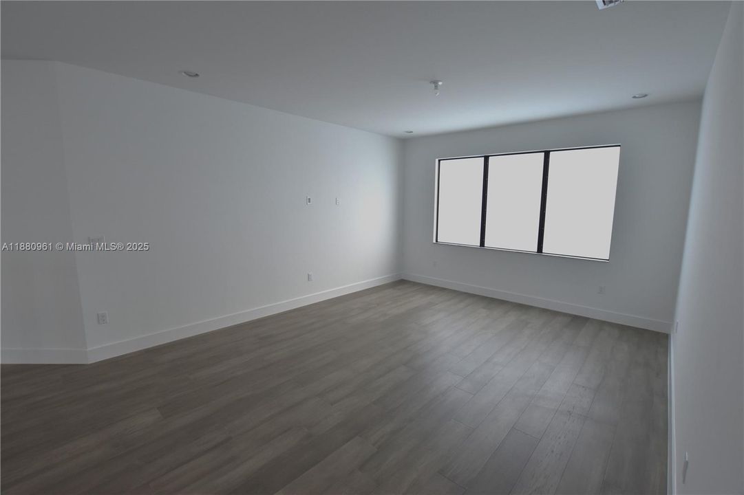 Recently Rented: $13,000 (5 beds, 7 baths, 4527 Square Feet)