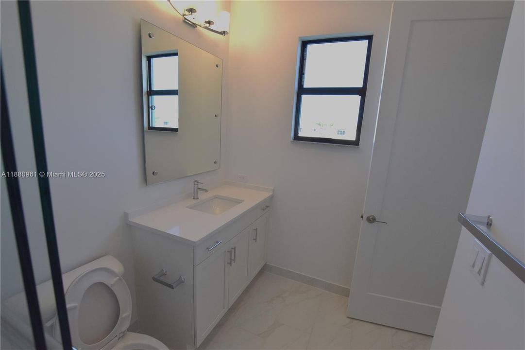 Recently Rented: $13,000 (5 beds, 7 baths, 4527 Square Feet)