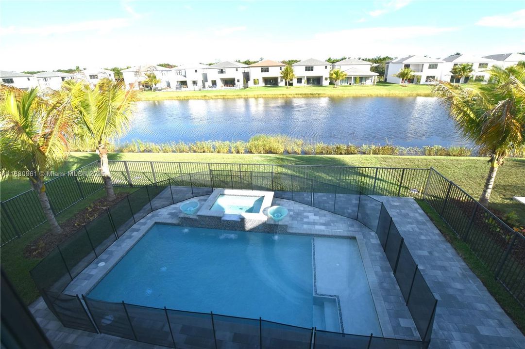 Recently Rented: $13,000 (5 beds, 7 baths, 4527 Square Feet)