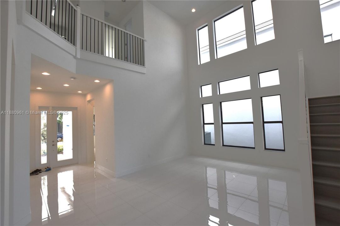 Recently Rented: $13,000 (5 beds, 7 baths, 4527 Square Feet)