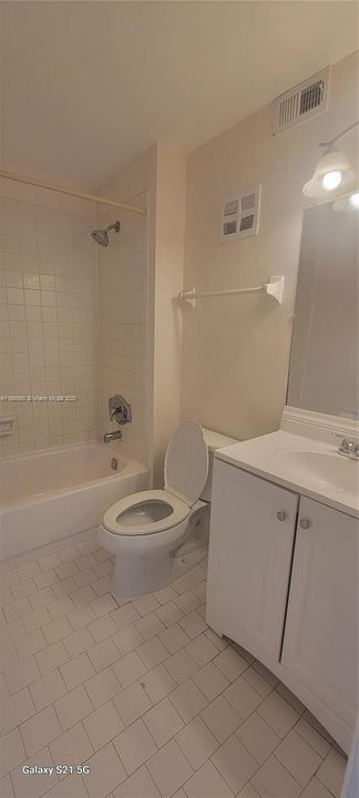 合同活跃: $1,900 (2 贝兹, 2 浴室, 949 平方英尺)