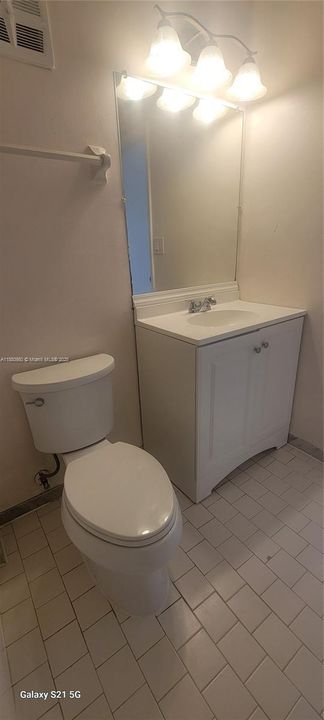 合同活跃: $1,900 (2 贝兹, 2 浴室, 949 平方英尺)