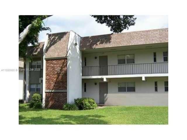 合同活跃: $1,900 (2 贝兹, 2 浴室, 949 平方英尺)