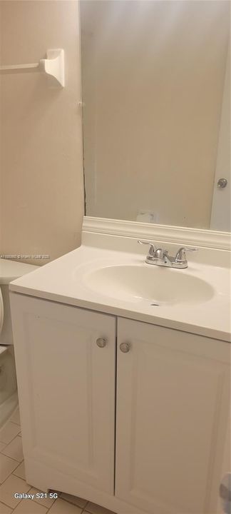 合同活跃: $1,900 (2 贝兹, 2 浴室, 949 平方英尺)