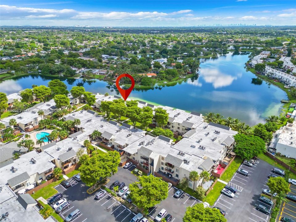 合同活跃: $250,000 (2 贝兹, 2 浴室, 845 平方英尺)