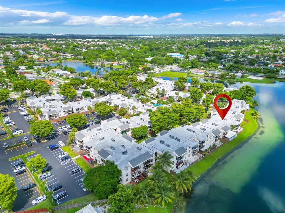 合同活跃: $250,000 (2 贝兹, 2 浴室, 845 平方英尺)