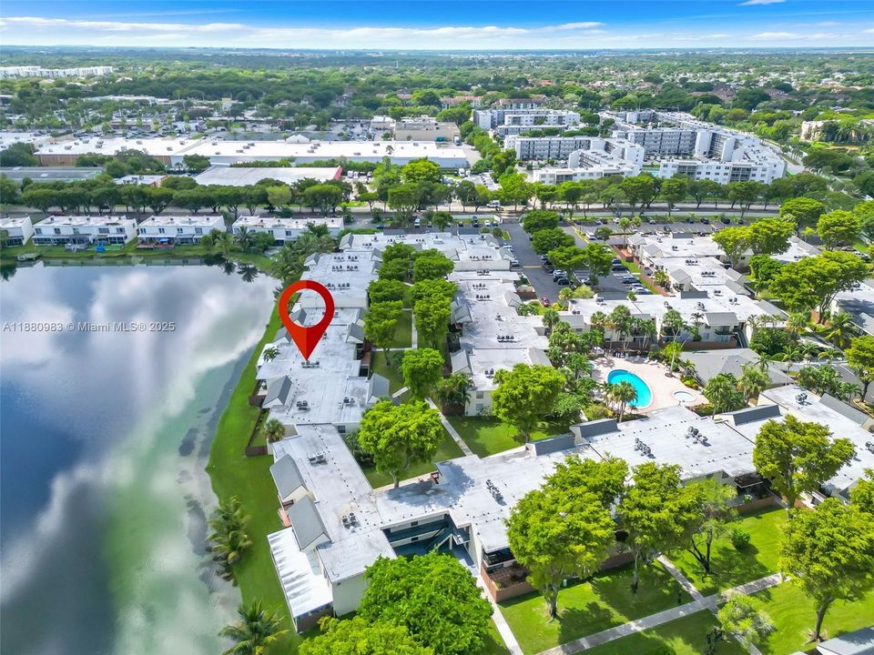 合同活跃: $250,000 (2 贝兹, 2 浴室, 845 平方英尺)