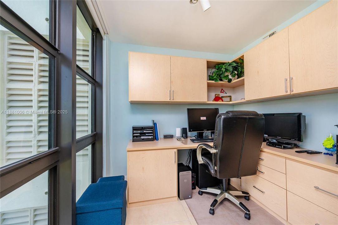 待售: $1,625,000 (2 贝兹, 2 浴室, 1782 平方英尺)