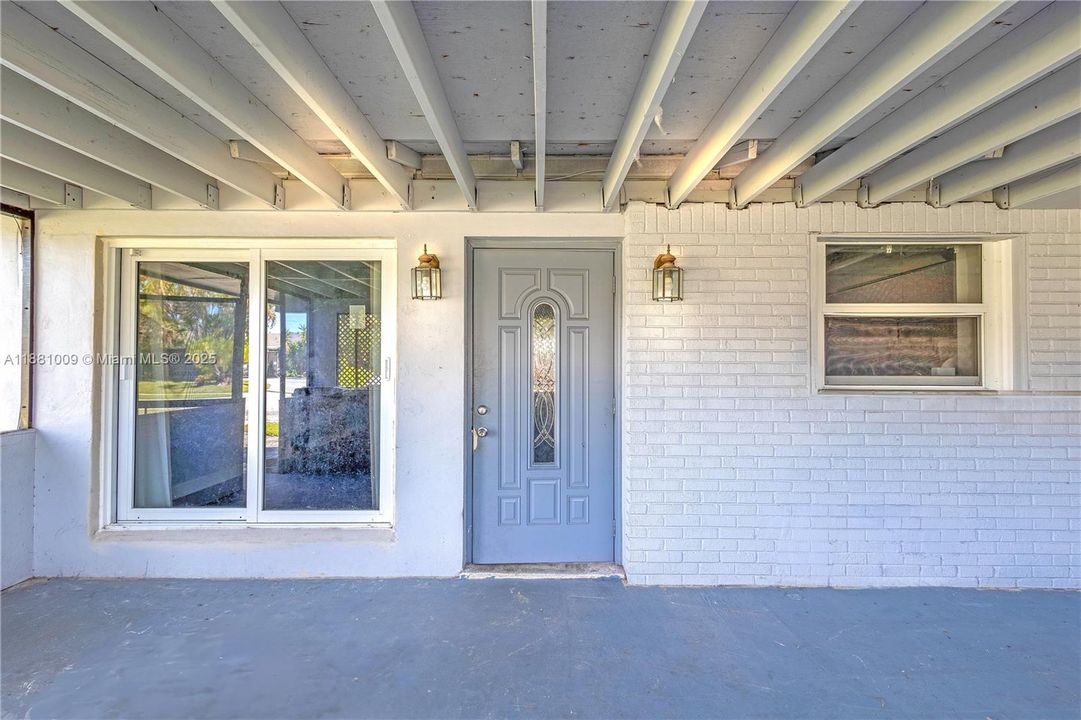 合同活跃: $515,000 (4 贝兹, 2 浴室, 1940 平方英尺)