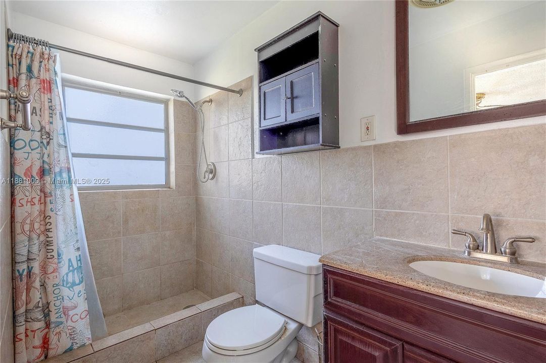 合同活跃: $515,000 (4 贝兹, 2 浴室, 1940 平方英尺)